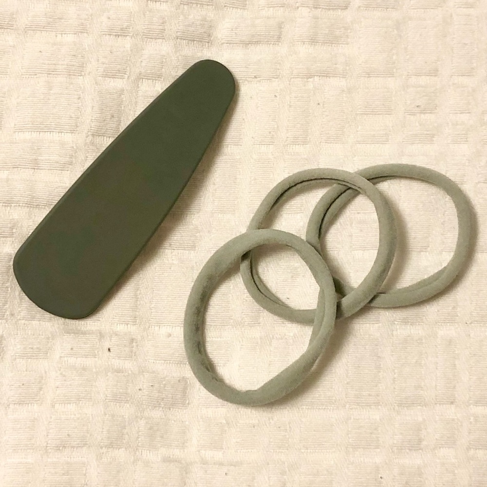 Gray Barrette and Hair Ties